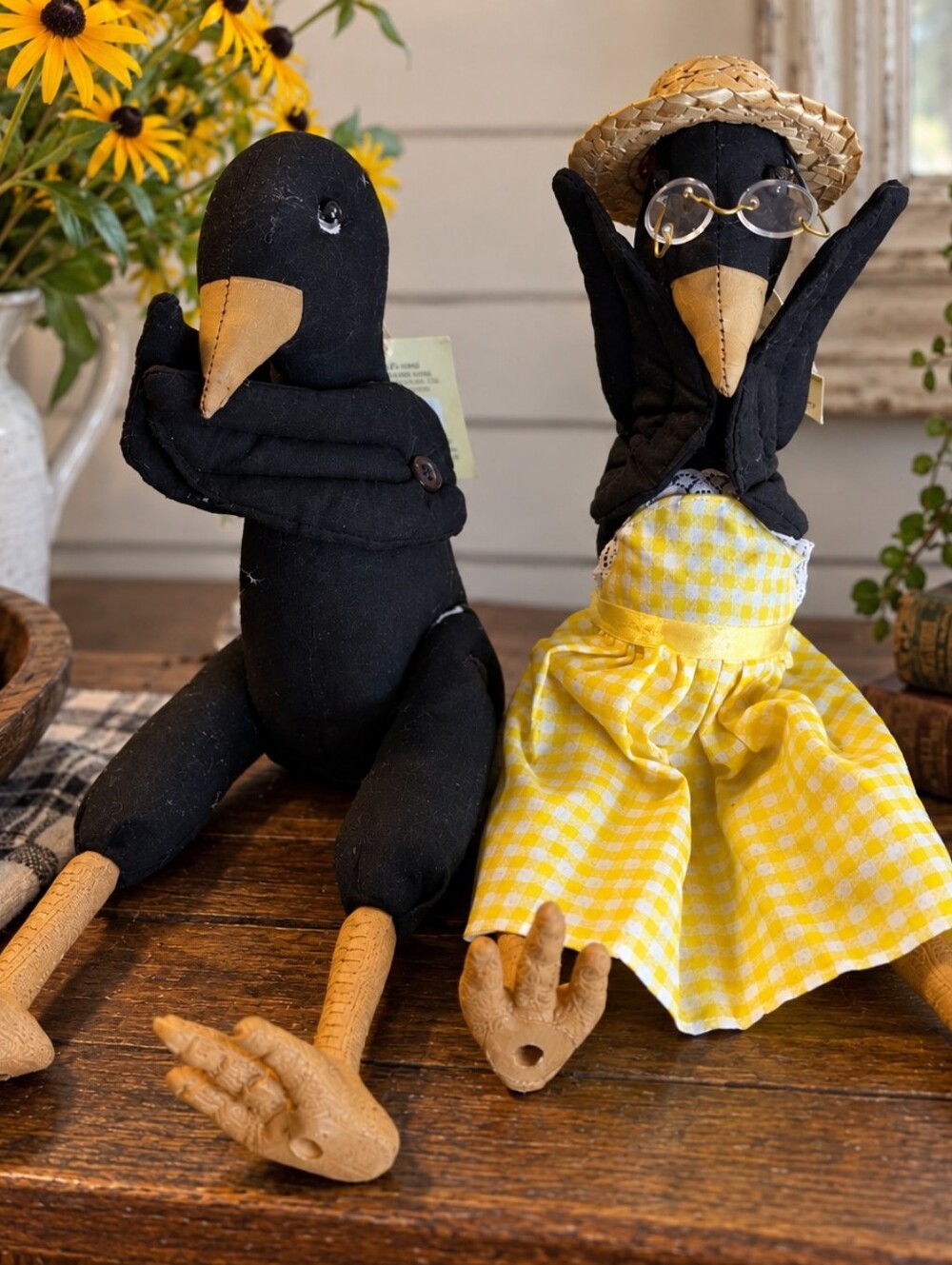 Authentic Homeland Collection crow, model HBD80, 12 inches, with original tag at